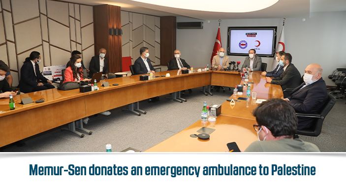 Memur-Sen donates an emergency ambulance to Palestine